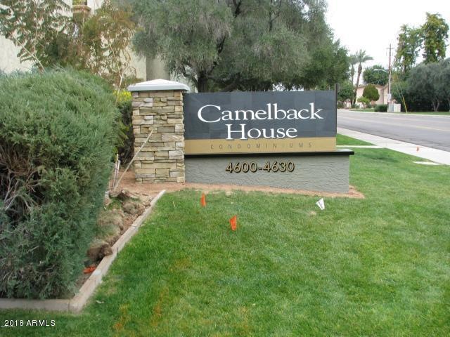 Camelback House - Entrance