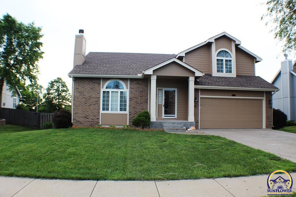 2522 SW Windermere Ct, Topeka, KS 66614 - photo 1