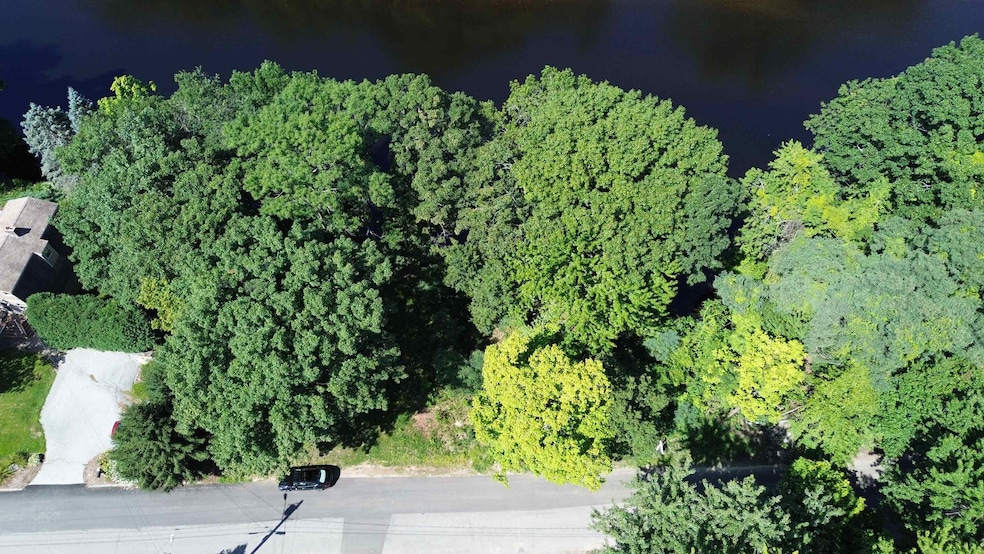 250 Dunbar St, Manchester, NH 03103 - photo 1