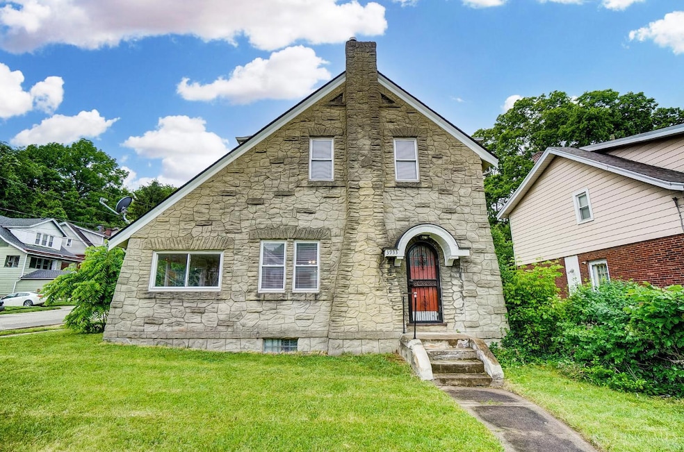 3933 Vine St, Cincinnati, OH 45217 - photo 1