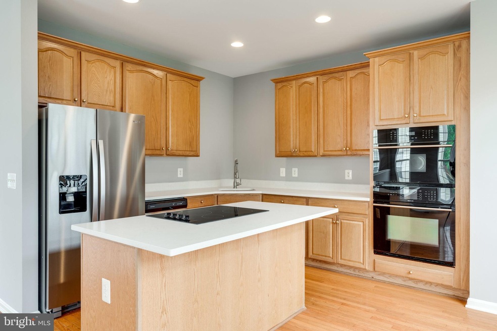 15663 William Bayliss Ct, Woodbridge, VA 22191 - photo 1