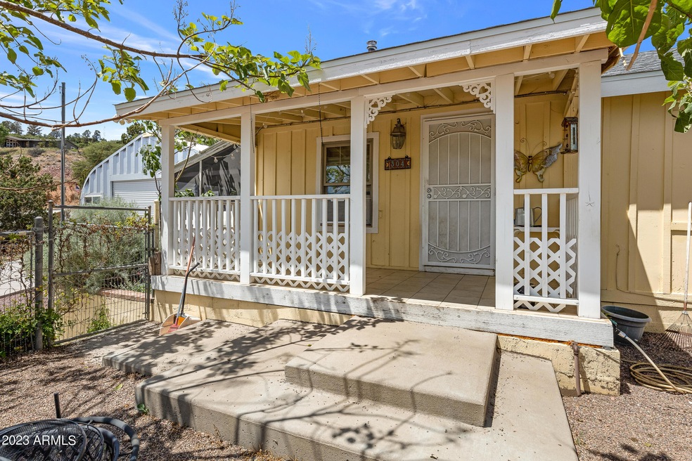 304 W Cherry St-6