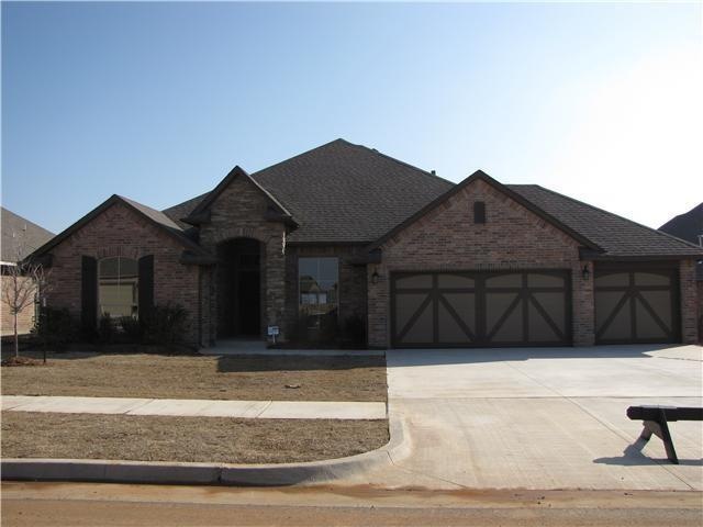 800 Samantha Ln, Moore, OK 73160 - photo 1