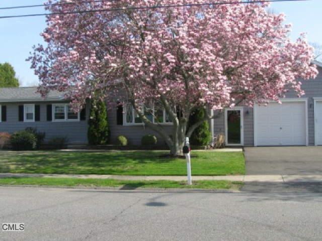 185 Goldbach Dr, Stratford, CT 06614 - photo 1