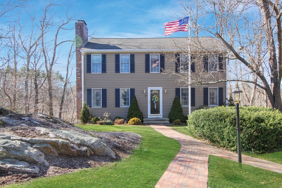 39 Riverview Dr, Cohasset, MA 02025 - photo 1