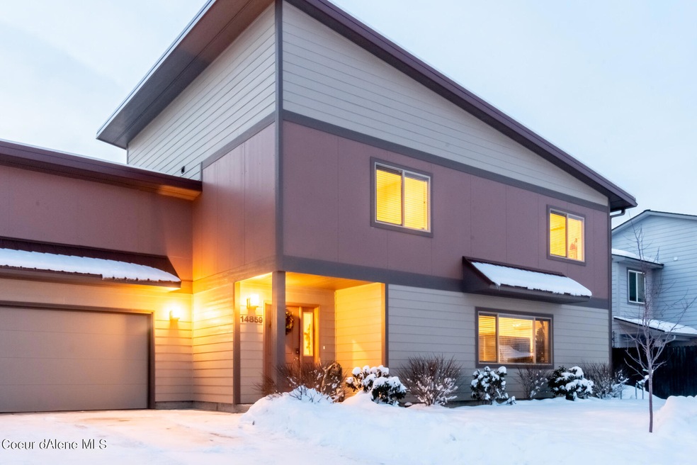 14859 -1947 SQ. FT. 3 BD,2.5 BA