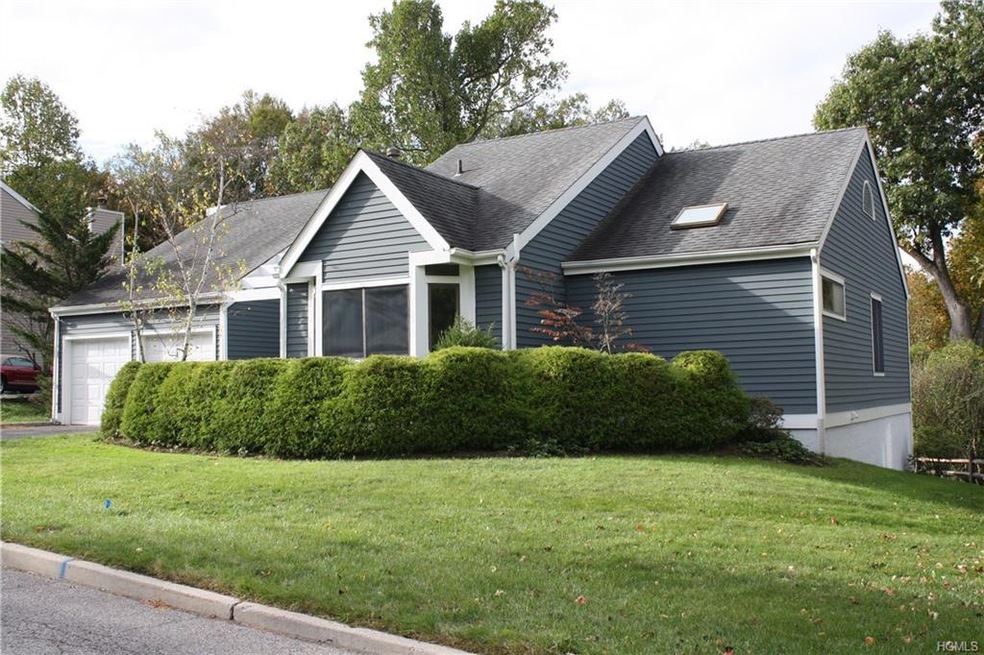 156 Fieldpoint Dr, Irvington, NY 10533 - photo 1