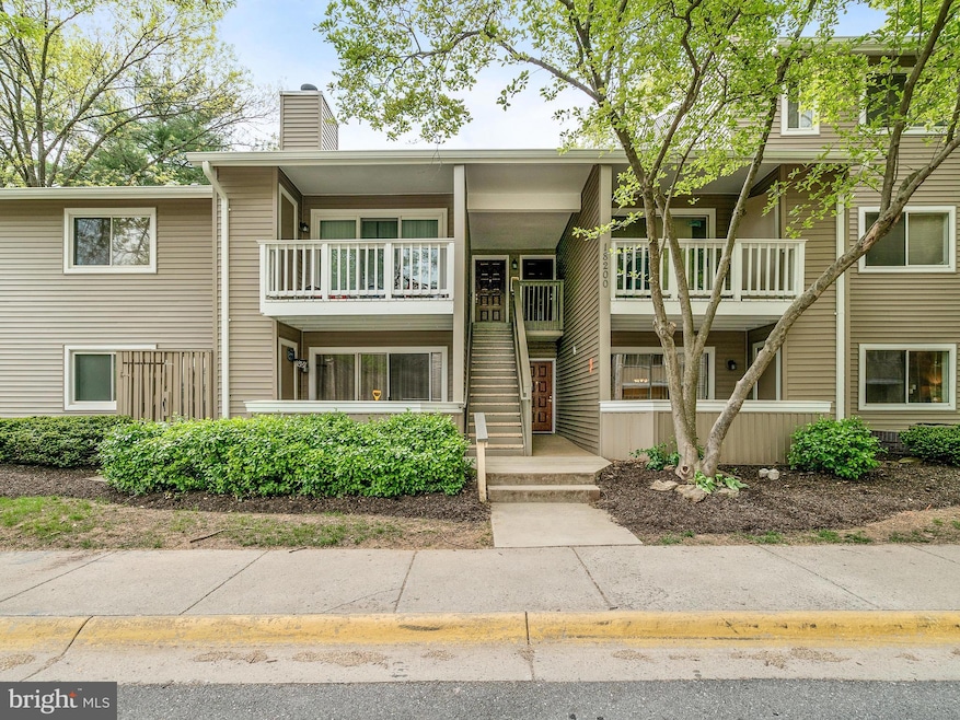 18200 Chalet Dr unit 27426, Germantown, MD 20874 - photo 1