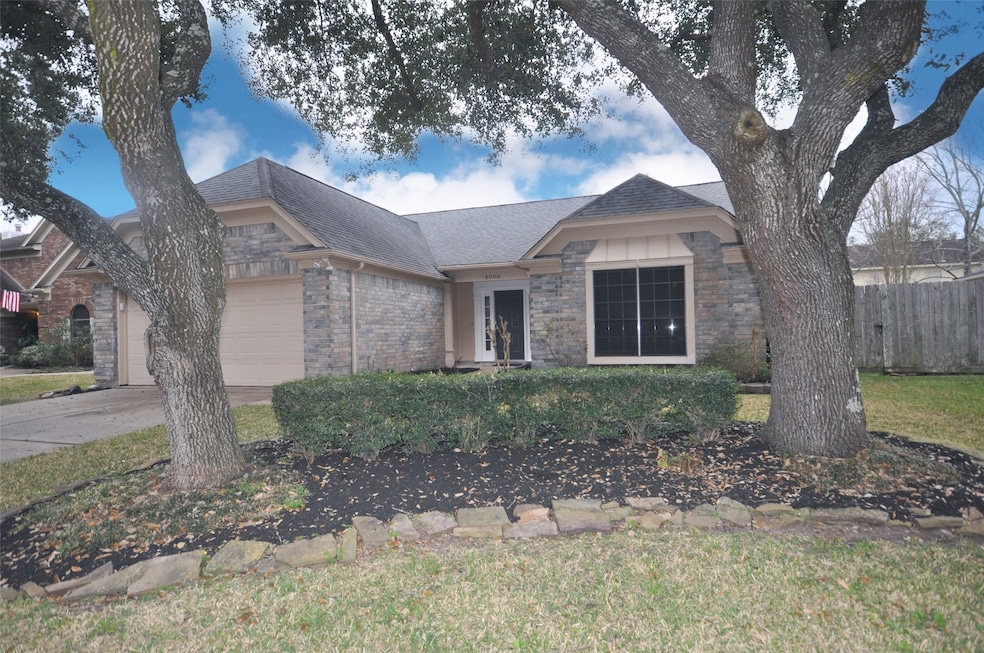 4008 Cedarwood Dr, Pearland, TX 77584 - photo 1