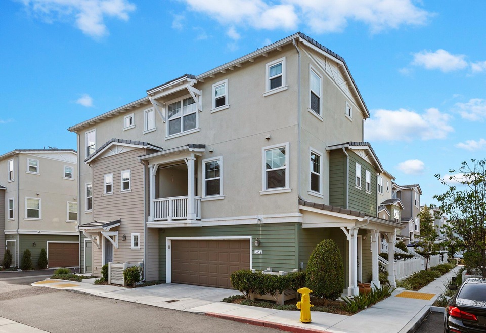 3652 Islander Walk