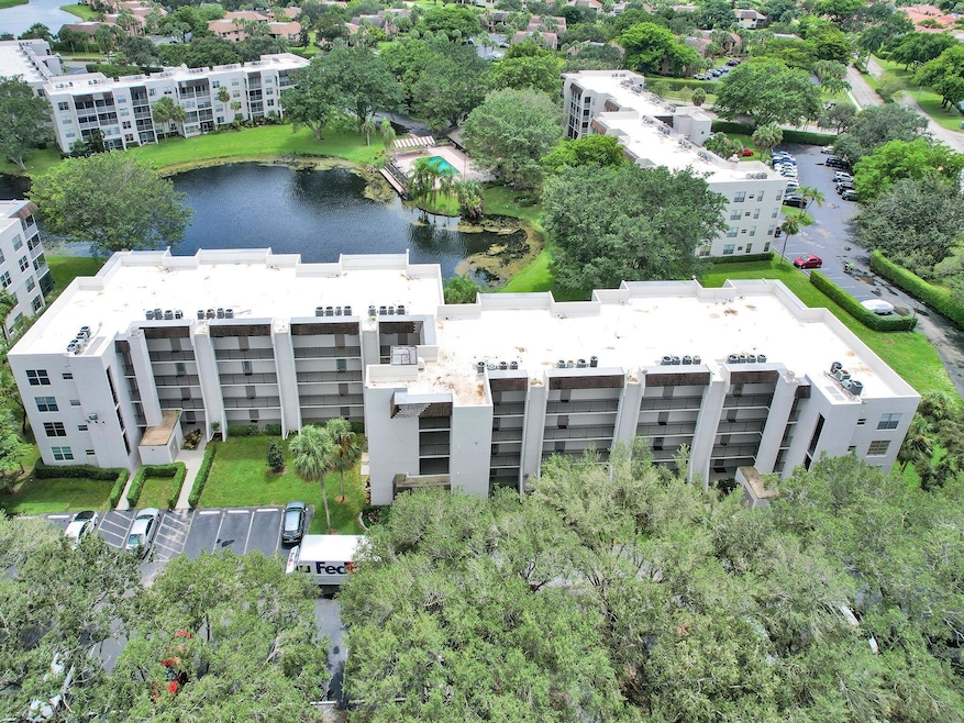 9480 Poinciana Place unit 201, Davie, FL 33324 - photo 1