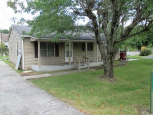 1717 Miami Dr, Johnson City, TN 37601 - photo 1