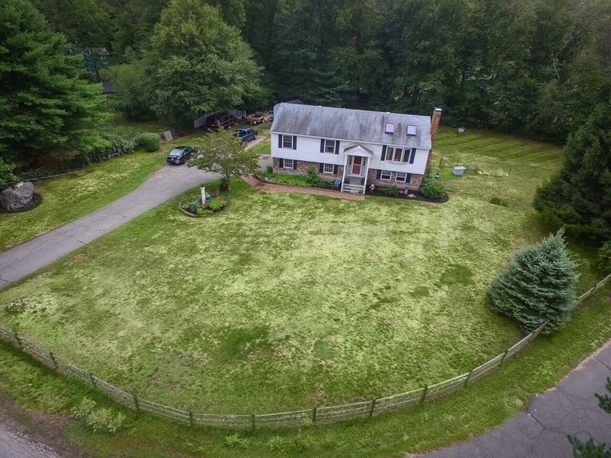 9 Central Ct, Byfield, MA 01922 - photo 1