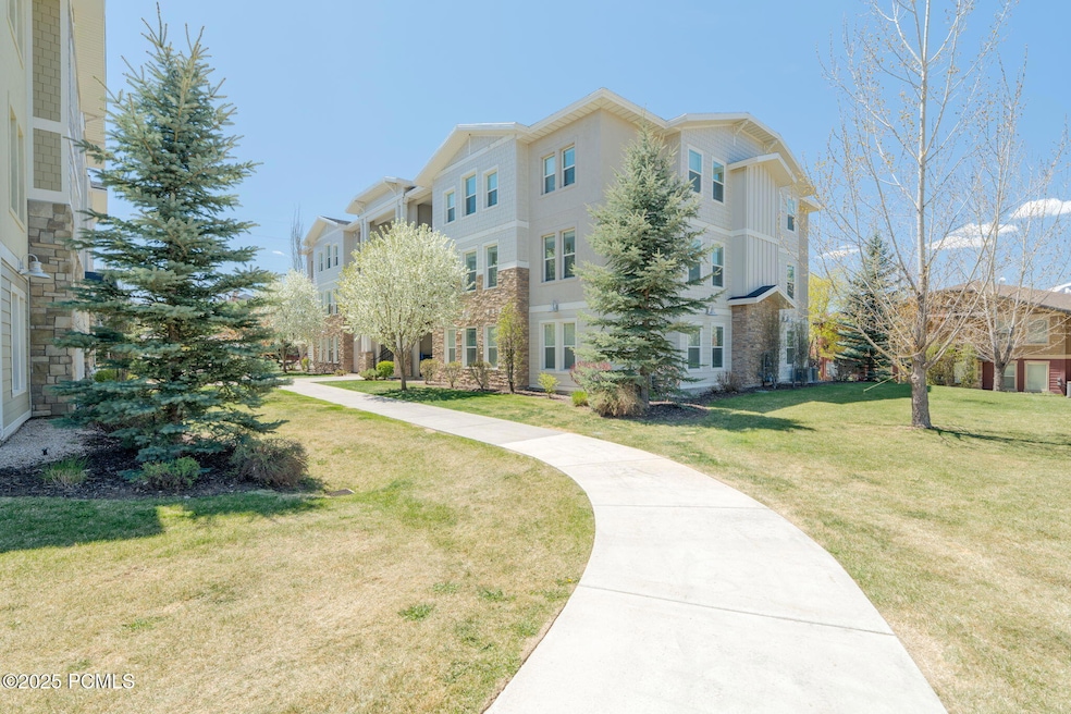 Pending $370,000 • Co-Listing Agent