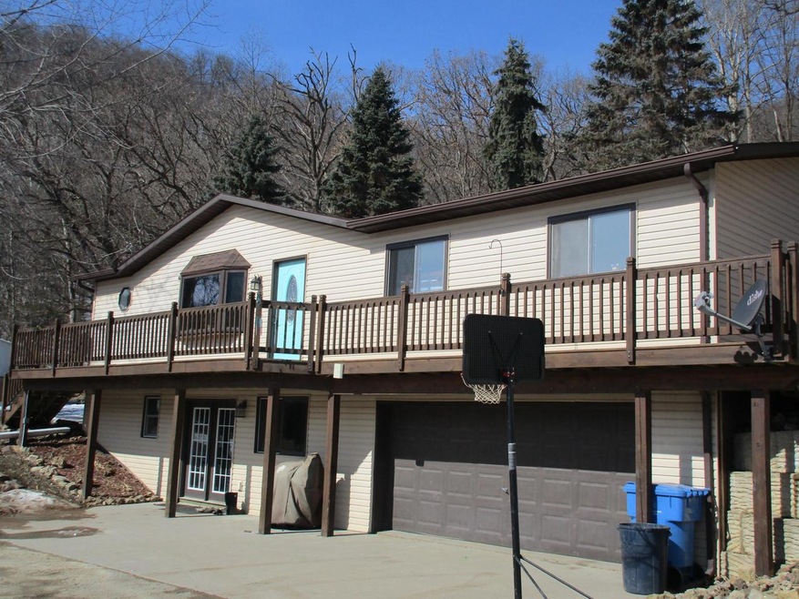 44080 Dakota Valley Dr, Dakota, MN 55925 - photo 1