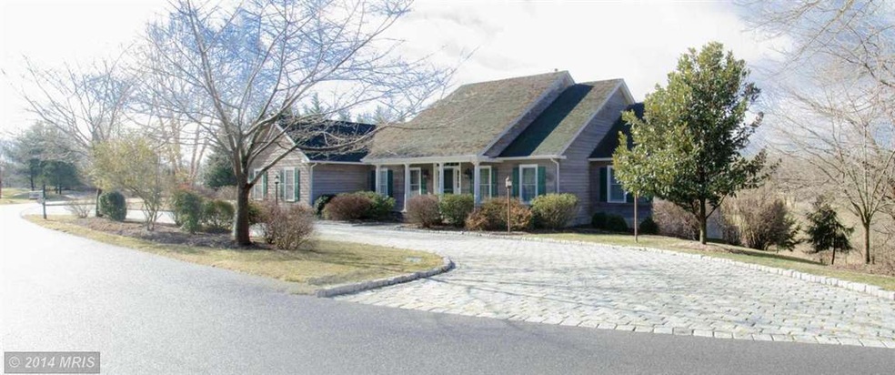 124 S Tamarac Dr, Shepherdstown, WV 25443 - photo 1