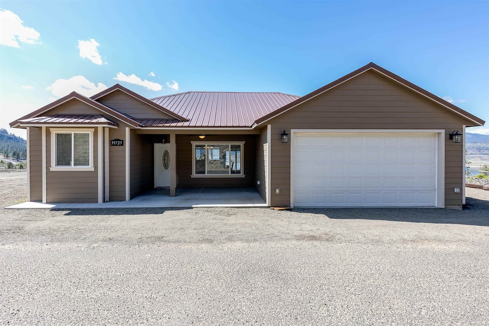 For Sale $450,000 • Co-Listing Agent