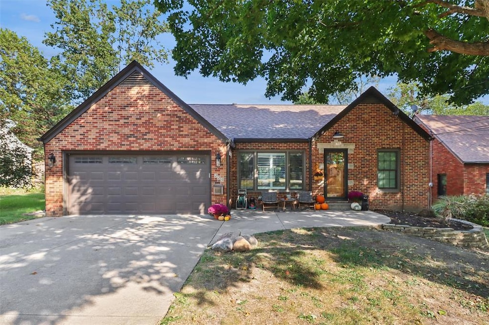 225 51st St, Des Moines, IA 50312 - photo 1