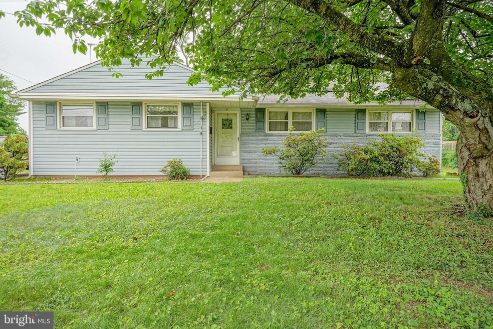 1103 Laurel Rd, Beverly, NJ 08010 - photo 1