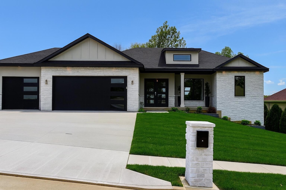 B7305028-FEE5-469E-8926-A6267A781847