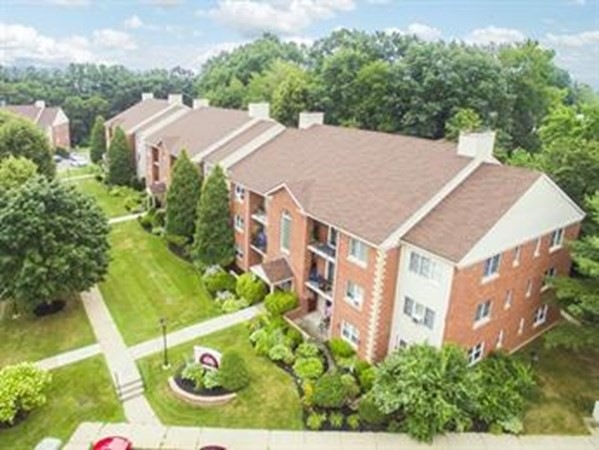 34 Maple Crest Cir unit C, Holyoke, MA 01040 - photo 1