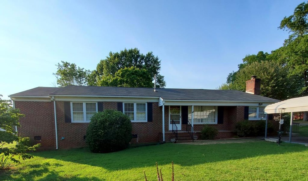 1630 1st St, Victoria, VA 23974 - photo 1
