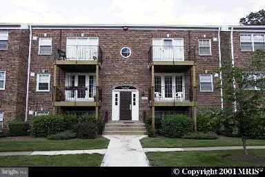 9461 Fairfax Blvd unit 304, Fairfax, VA 22031 - photo 1