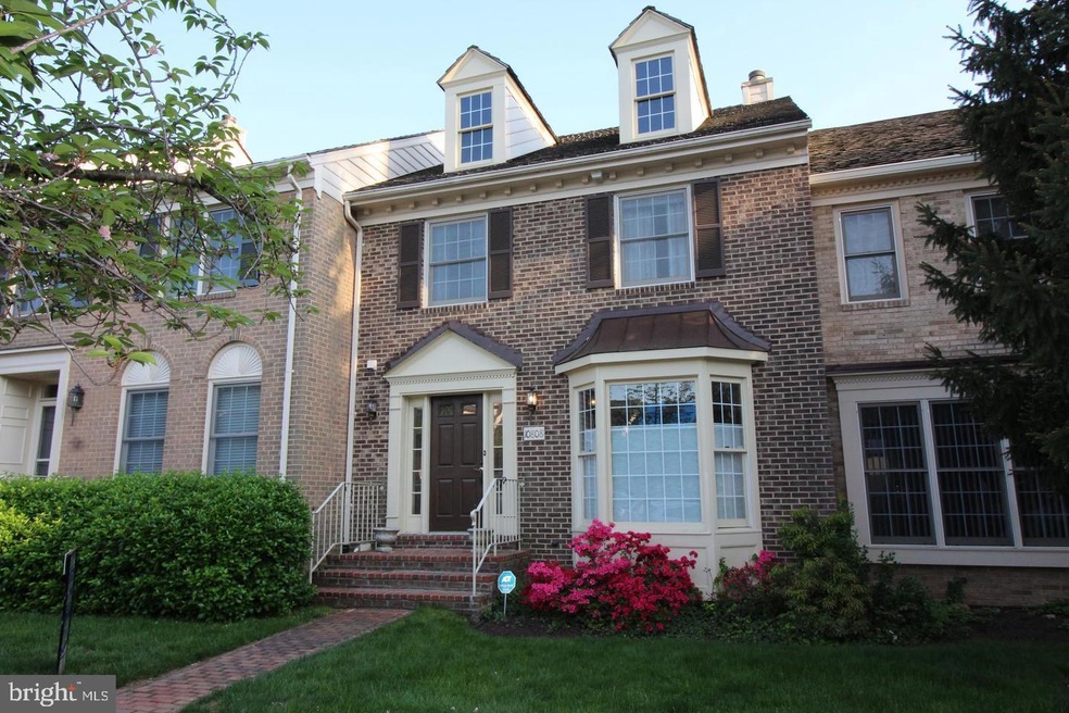 10808 Brewer House Rd, Rockville, MD 20852 - photo 1