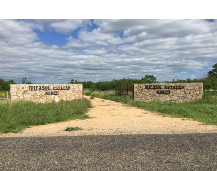 1000 Interstate 35 unit Tract~A, Laredo, TX 00000 - photo 1