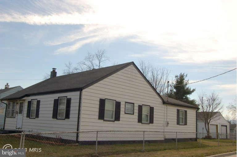 752 W 14th St, Front Royal, VA 22630 - photo 1