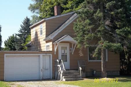 1513 18th Ave, Menominee, MI 49858 - photo 1