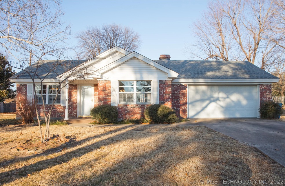 1506 Red Bud Ln, McAlester, OK 74501 - photo 1