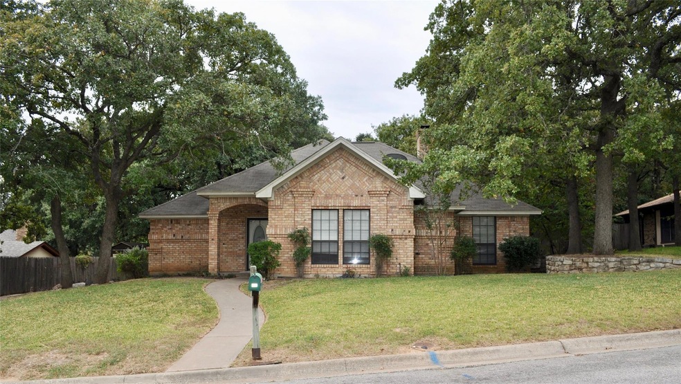 103 Kenshire Ct, Weatherford, TX 76086 - photo 1