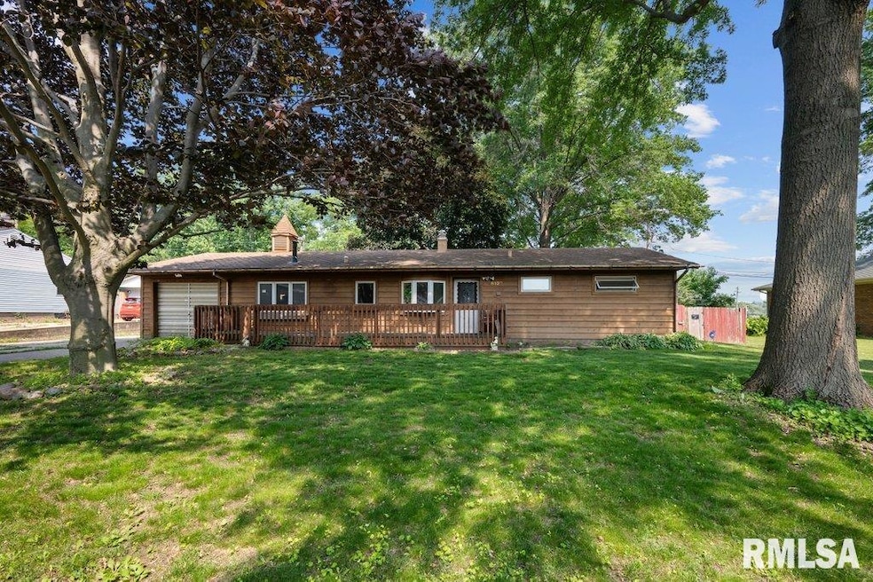 6127 Fair Ave, Davenport, IA 52806 - photo 1