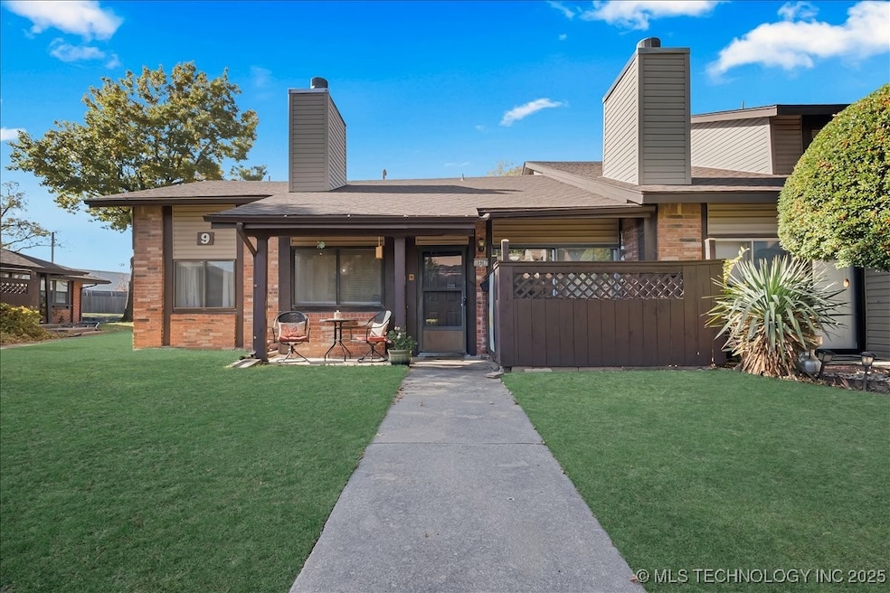 10907 E 11th Place unit 9, Tulsa, OK 74128 - photo 1