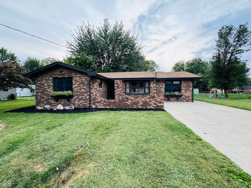 6905 Hendricks St, Anderson, IN 46013 - photo 1