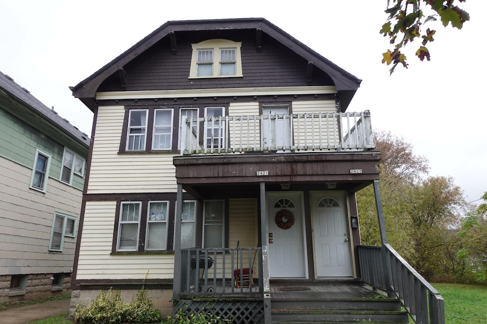 2421 W Finn Place unit 2423, Milwaukee, WI 53206 - photo 1