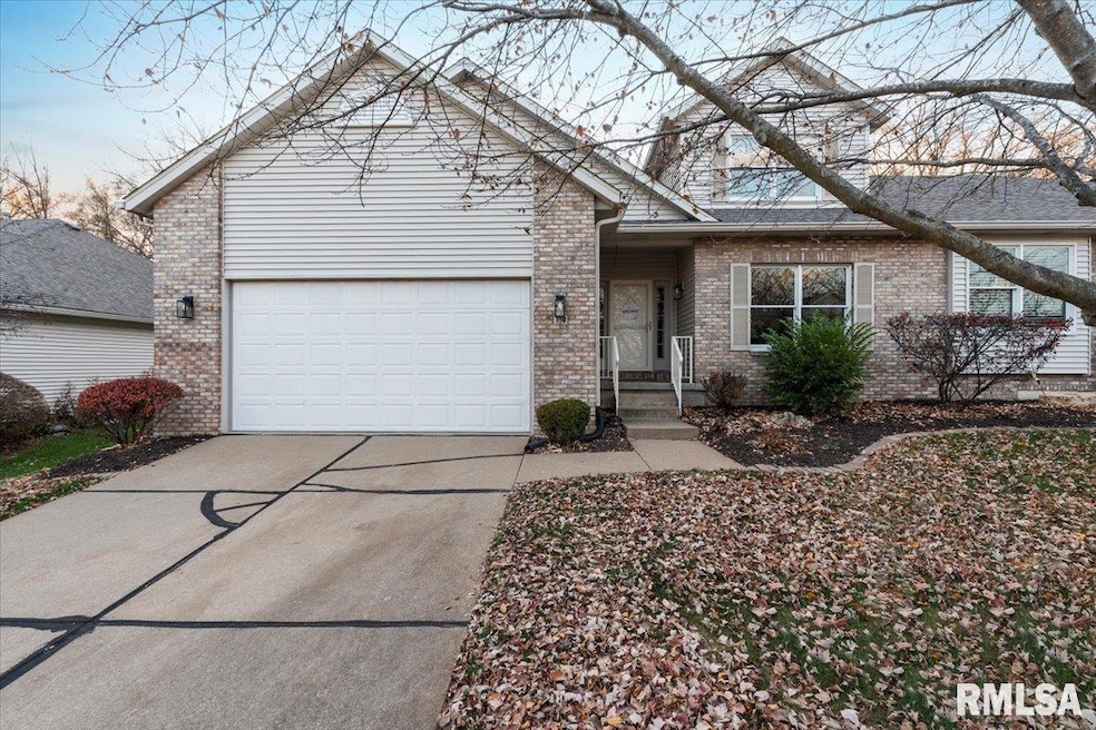 3000 E 32nd St unit 14, Davenport, IA 52807 - photo 1