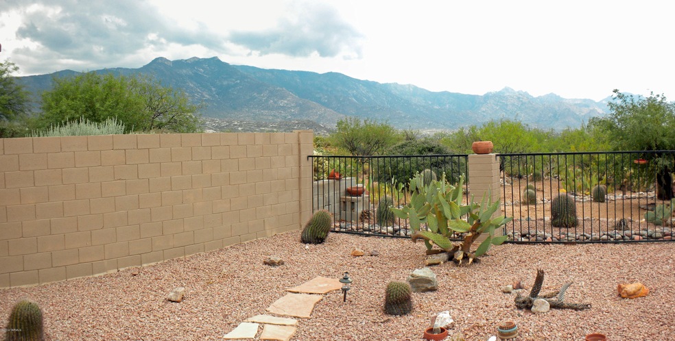 Panoramic Mountain Views!