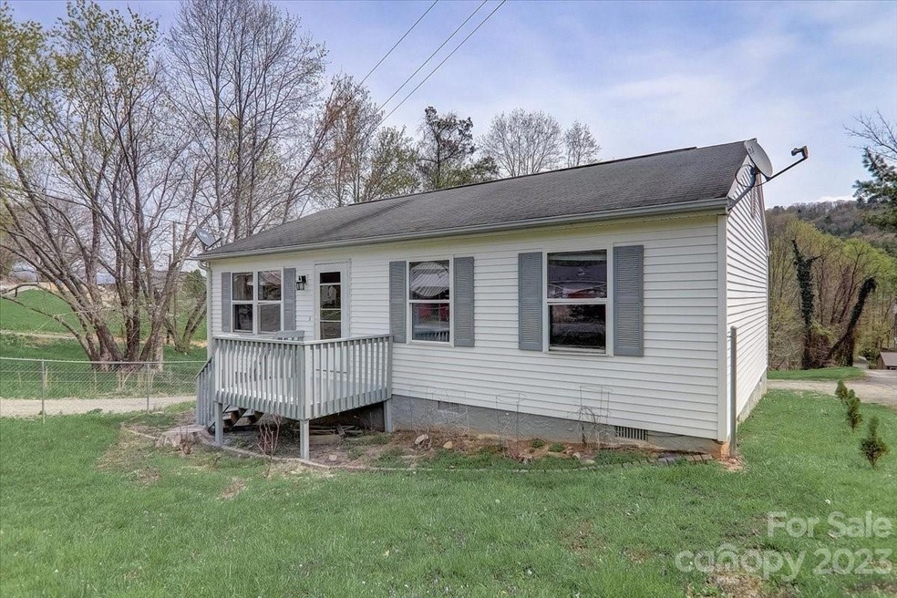 404 Onteora Blvd, Asheville, NC 28803 - photo 1