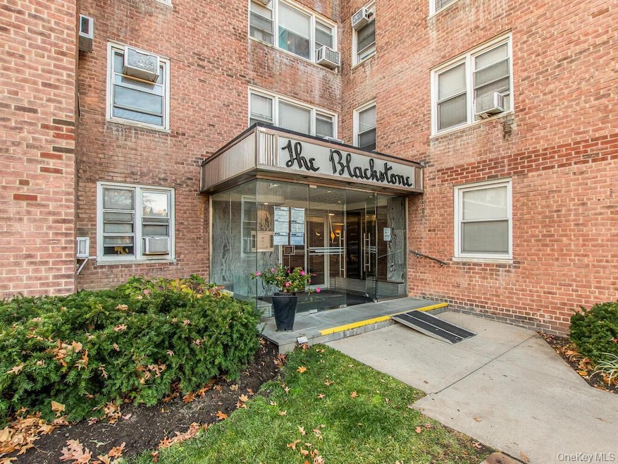The Blackstone unit 5H, Bronx, NY 10463 - photo 1