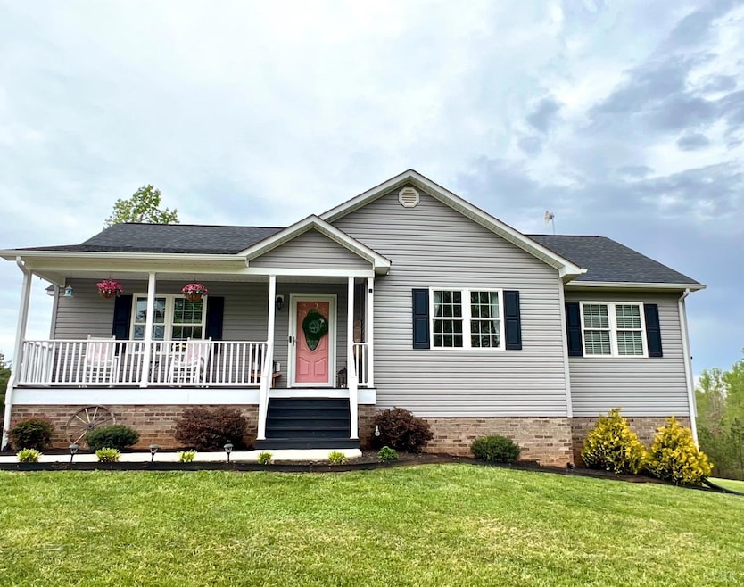 605 Beeks Ln, Spout Spring, VA 24593 - photo 1