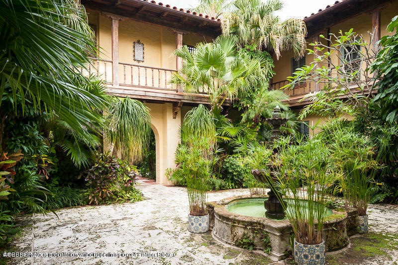 Beinstart Courtyard & Fountain