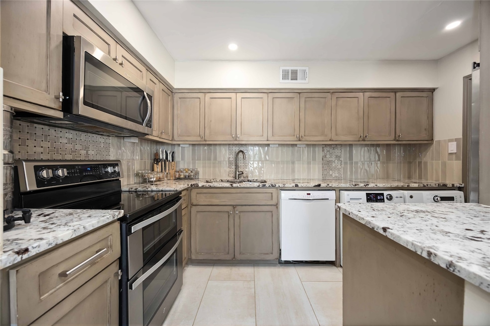 Welcome to 470 N Post Oak Lane!