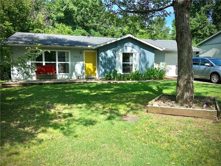 863 S Wood Ave, Fayetteville, AR 72701 - photo 1