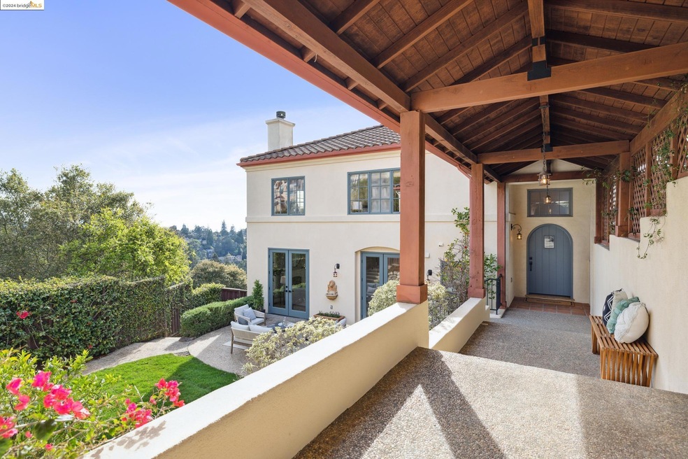 Sold $2,175,000 • Co-Listing Agent