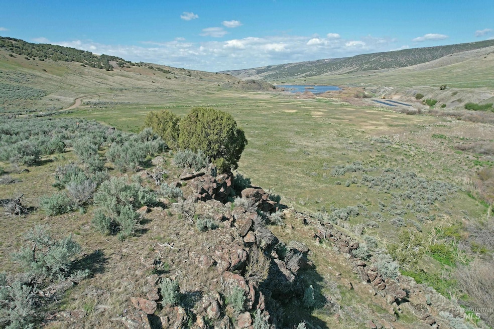 For Sale $3,000,000 • Co-Listing Agent