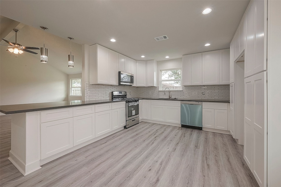 7246 Barton Oaks Dr, Houston, TX 77095 - photo 1