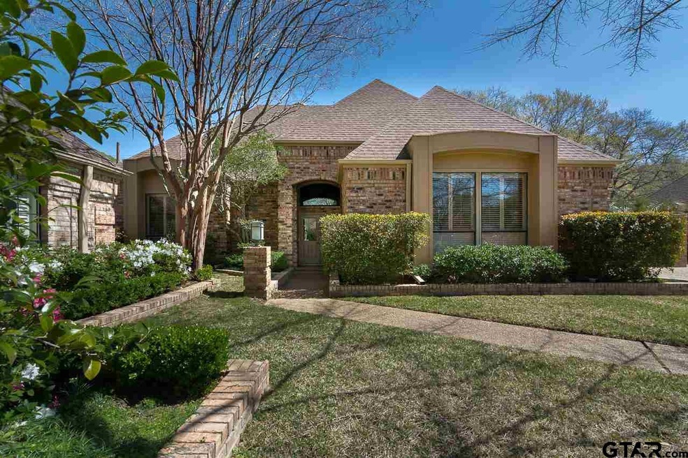 401 401 Greenway Cir, Tyler, TX 75701 - photo 1