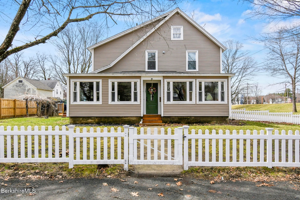 127 Carson Ave, Dalton, MA 0122636